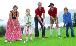 Weltweit erster Bio-Golfplatz von Felix Gottwald eröffnet! - BILD