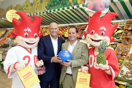 BILLA wird Österreichs offizieller Shop für Lizenzprodukte der UEFA
EURO 2008(TM) - BILD