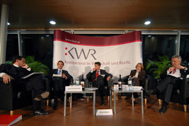 KWR Corporate Lounge - Vortrag Banken und Finanzdienstleister im







Spannungsfeld von Gesetzgebung und Aufsicht - BILD