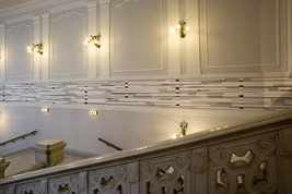 Das längste Bild: Esther Stocker im Palais Dorotheum - BILD