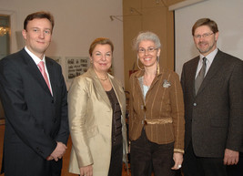 Welldone Marketing- und Kommunikationsberatungsges.m.b.H. Pressekonferenz - Bluthochdruck und Medikamente beeinflussen die
Sexualität - BILD