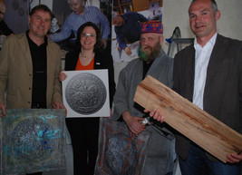 Europataler 2008: Hall präsentiert zur EURO die größte Silbermünze
der Welt - Bild