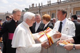 Landeshauptmann Jörg Haider bei Papst Benedikt XVI. im Vatikan