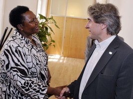 Buchinger traf Ugandas Sozialministerin Syda Bbumba zu Gespräch über Armuts- und Hungerbekämpfung (BILD)