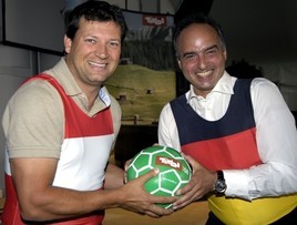 Tirol fiebert dem Cordoba der Lüfte entgegen - BILD  =
