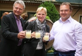 Sturmfest im Margaretner Schlossquadrat! - BILD