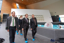 Wirtschaftslandesrat Dr. Christian Buchmann besucht Therme Aqualux
Fohnsdorf - BILD