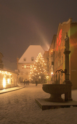 Bezaubernder Adventmarkt in der größten Altstadt Westösterreichs:
Hall in Tirol lädt ein - BILD