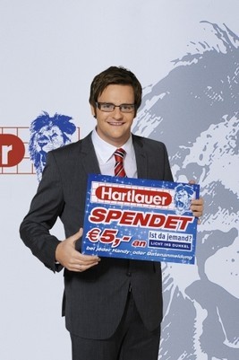 Mit Hartlauer zu Weihnachten etwas Gutes tun: Bei jeder
Handyanmeldung und Datenkartenanmeldung gehen 5 Euro an Licht ins
Dunkel - BILD