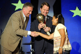 Stehende Ovationen für den ENERGY GLOBE World Award - BILD
