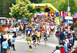 Zwei-Seen-Lauf im Tannheimer Tal: Laufwettbewerb vor atemberaubender
Bergkulisse - BILD