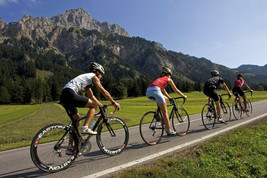 Kräftig am Rad drehen - Erster Rennrad-Marathon im Tannheimer Tal -
BILD