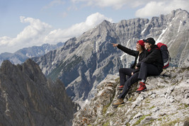 DACHSTEIN lädt zur 'Gipfeljause' auf der Outdoor in Friedrichshafen -
BILD  =
