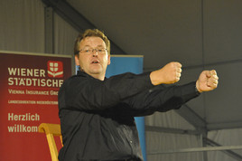 Josef Burger gewinnt Hirschwanger Wuchtel - BILD
