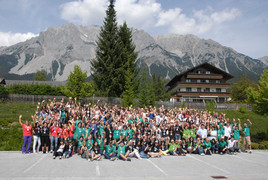 300 REWE GROUP Lehrlinge in Ramsau am Dachstein: REWE GROUP
Karriereschmiede fördert Persönlichkeitsentwicklung - BILD