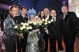 Fulminante Premiere der Dinner-Show Cirque à la Carte des Eventhotel
Pyramide - BILD  =

