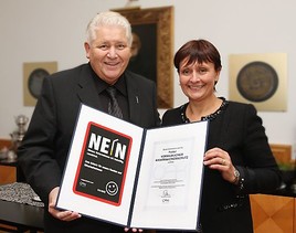 Ärzte verleihen Nichtraucherschutz-Gütesiegel an BKS-Bank