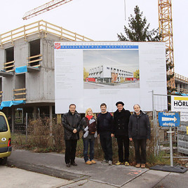 Heilsarmee: Sozial betreute Wohnhausanlage Haus Erna feiert
Dachgleiche  - BILD