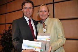 Die neue Lobbying Veranstaltung 'theALPS' startet 2010 in Innsbruck -
BILD  =
