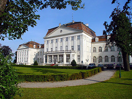 Verkehrsbüro Group: Neue Musikreihe - Operettenklänge im Schloss
Wilhelminenberg - BILD  =
