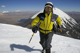 Everest-Rekordhalter peilt ungelöstes Alpinziel an: SKYRUNNER Christian Stangl jagt die 14 seven summits =
