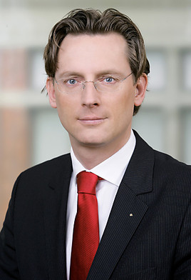 Dr. Hörl tritt Funktion des Kaufmännischen Direktors der Großglockner
Hochalpenstraßen AG an - BILD  =
