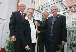 20 Jahre Schlossquadrat - Maibaum-Fest mit Adi Hirschal - BILD