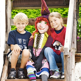 Hilfe für Hexe Klara gesucht: Family Tirol startet am 17. Mai in den
Sommer! - BILD  =
