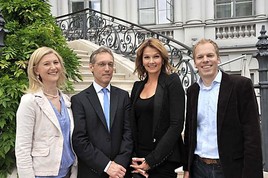 currycom communications GmbH Austausch statt Verzicht. Fettbewusste Ernährung im Alltag mit
Univ.-Doz. Dr. Bernhard Paulweber und Franziska van Almsick. - BILD