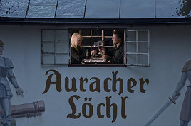 Auracher Löchl in Kufstein eröffnet das kleinste Brückenrestaurant
der Welt - BILD