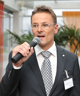 Österreichs Versicherungsmakler-Holding auf Schiene - BILD