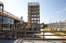 Belvedere 'Museum of Revolution': Erste Intervention am neuen 20er Haus von
Marko Lulic - BILD