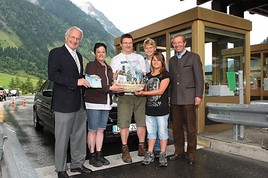 Großglockner Hochalpenstraße:
Unglaublich - 60 Millionen Besucher seit der Eröffnung 1935! =