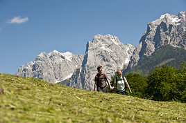 DACHSTEIN lädt zur 'Gipfeljause' auf der Outdoor in Friedrichshafen -
BILD  =
