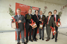 Saubermacher Dienstleistungs AG Saubermacher ECOPORT - Drehscheibe für Umwelttechnik und
Infoaustausch - BILD =