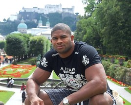 'Demolitian Man' Alistair Overeem sorgte für Aufsehen in der
Festspielstadt Salzburg - BILD