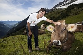 Alma Alp Blog mit Chrisitan Alpe Ober Ueberlut Grossen Walsertal Senn Kaese Kuh Kinder =