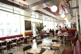 THEATERCAFÉ NEU - Leo Doppler eröffnet am Wiener Naschmarkt eine
Café-Bar mit französischem Charme