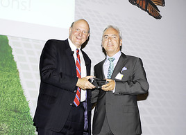 ACP von Steve Ballmer als V-Alliance Partner of the Year 2010
ausgezeichnet - BILD