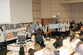 MedUni Wien: 'Unsere Bildung ist Eure Gesundheit!' - BILD