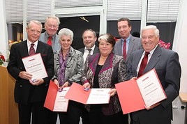 Die TrägerInnen der 'Franziska-Fast-Ehrenmedaille' 2010 - BILD