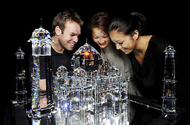 BLUE NOSES: FAMOS - Überdimensional und rebellisch: Swarovski
Kristallwelten zeigen sich 'FAMOS' - BILD