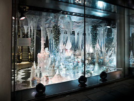 Ein Winter mit Überraschungen: Zum ersten Geburtstag von Swarovski
Wien gibt es viel Neues - BILD  =
