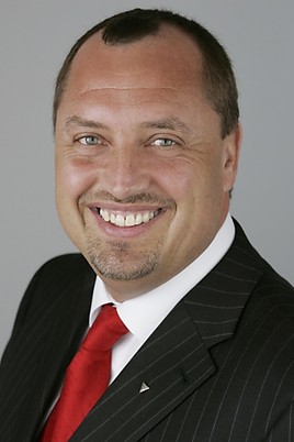 Bernhard Dorn neuer Verkaufsleiter für den Bankenvertrieb der
VICTORIA-VOLKSBANKEN Versicherung - BILD