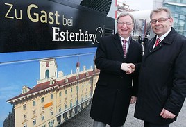 Mit dem 'Esterházy-Bus' auf Ausstellungstour - erstmals präsentiert
bei der Ferienmesse in Wien - BILD