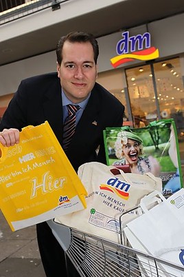 dm Kunden sparen 130.000 Plastiksackerl ein - BILD