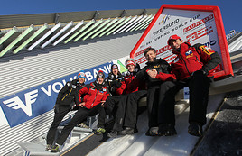 Auf der norwegischen Riesenschanze in Vikersund bestätigt das ÖSV-Team das gute partnerschaftliche Verhältnis zur Volksbank.