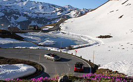 Großglockner Hochalpenstraße ab Donnerstag, 28. April 2011 zur Gänze
geöffnet - BILD  =
