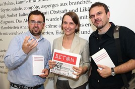KulturKontakt Austria Diskussion um ein serbisch-kosovarisches Literaturprojekt. Sasa Ilic
und Jeton Neziraj über ihren Versuch Brücken zu bauen. - BILD