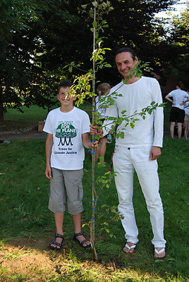 Plant-for-the-Planet Akademie macht Kinder zu 'Botschaftern für
Klimagerechtigkeit' - am 09. Juli im Rogner Bad Blumau - BILD